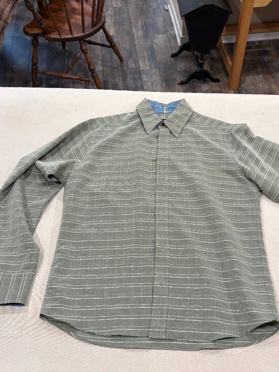 Ted Baker London Other - Green Ted Baker London button up long sleeved green/white shirt Size Medium